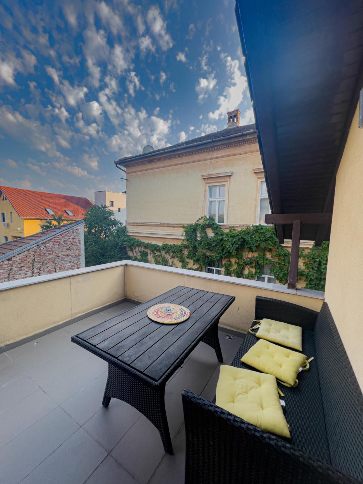 Kesletz House Hotel Nagyszeben Kültér fotó
